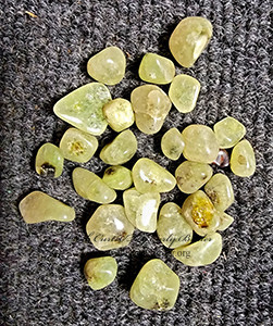 Green Garnet  TUMBLED 2001942