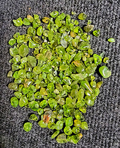 Peridot  TUMBLED 2001943