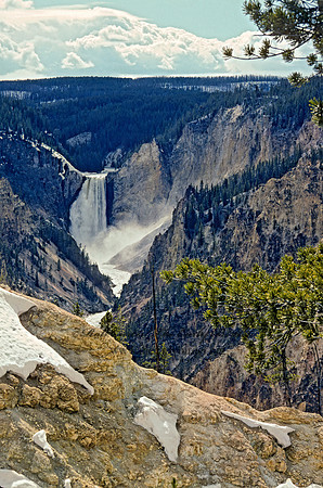 YELLOWSTONE FALLS 133133z