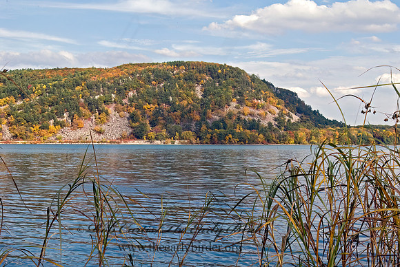 DEVIL'S LAKE  7015592z