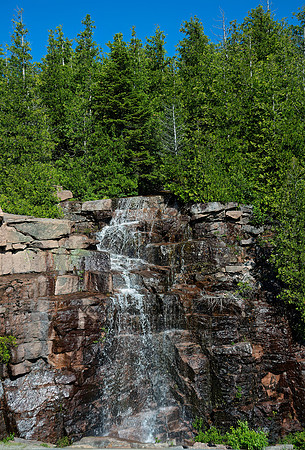 Acadia NP  WATERFALL 9032575z