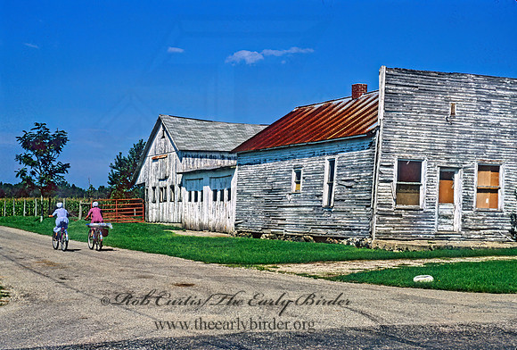 ABANDONED BUILDINGS WITH AMISH CYCLERS268821z