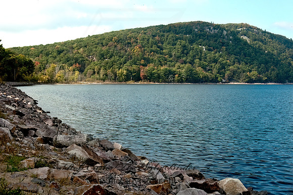 DEVIL'S LAKE  5016504z